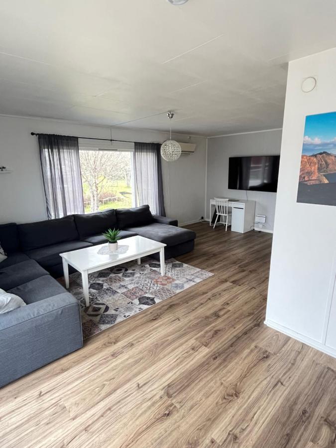 Hus Sentralt I Lofoten Apartment Лекнес Екстериор снимка