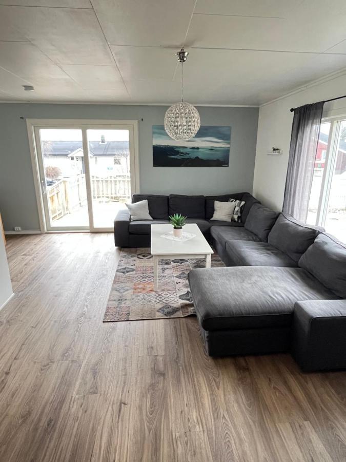 Hus Sentralt I Lofoten Apartment Лекнес Екстериор снимка